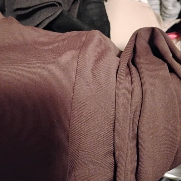 BABATON Contour Crop Top - Picture 5 of 6